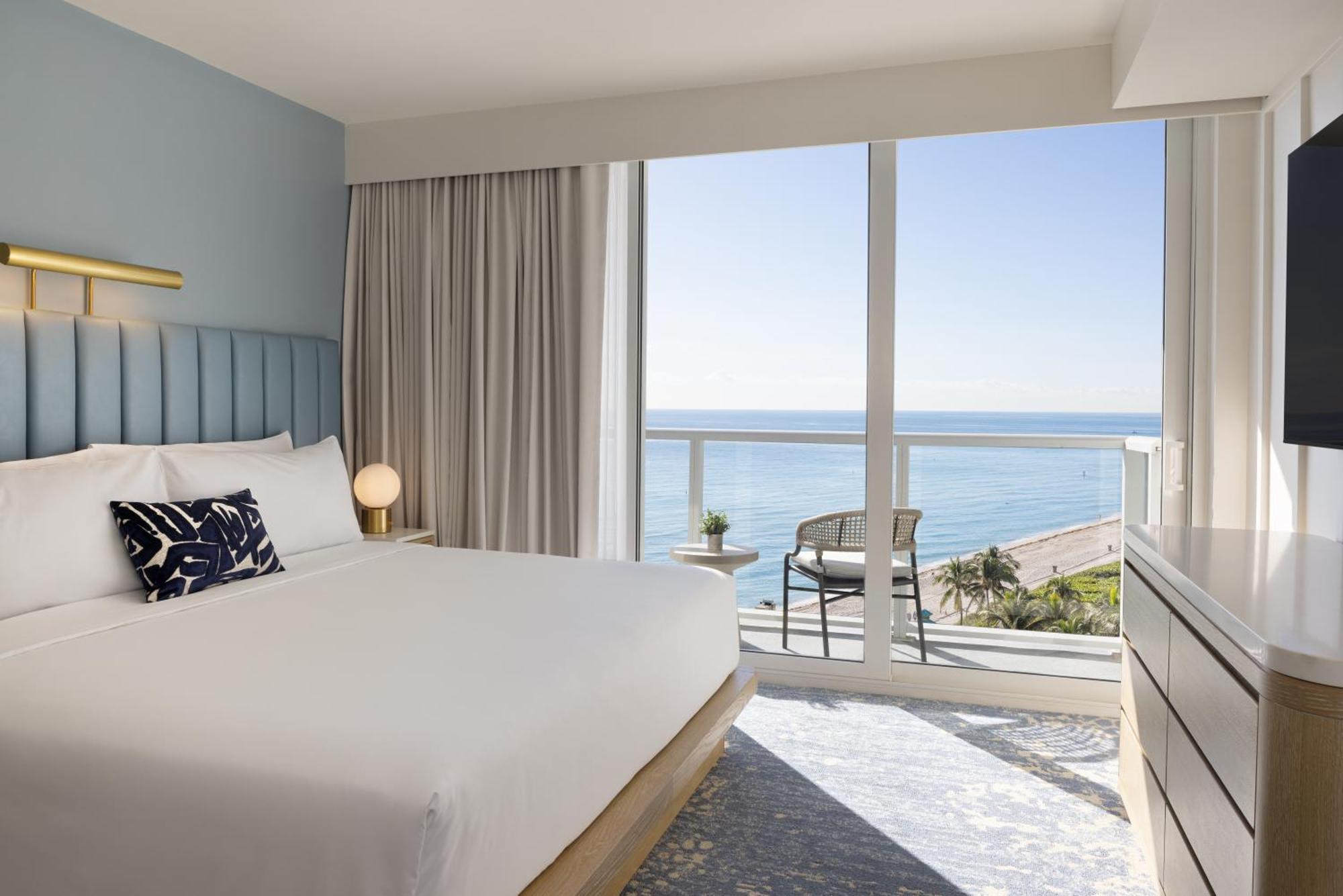 Ocean View King Junior Suite with Balcony-Newly Renovated